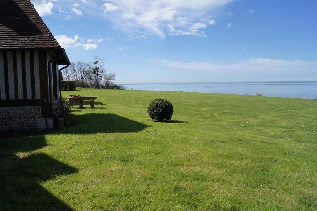 Bed and Breakfast "La Girelle, Bord De Mer" Онфлёр Экстерьер фото