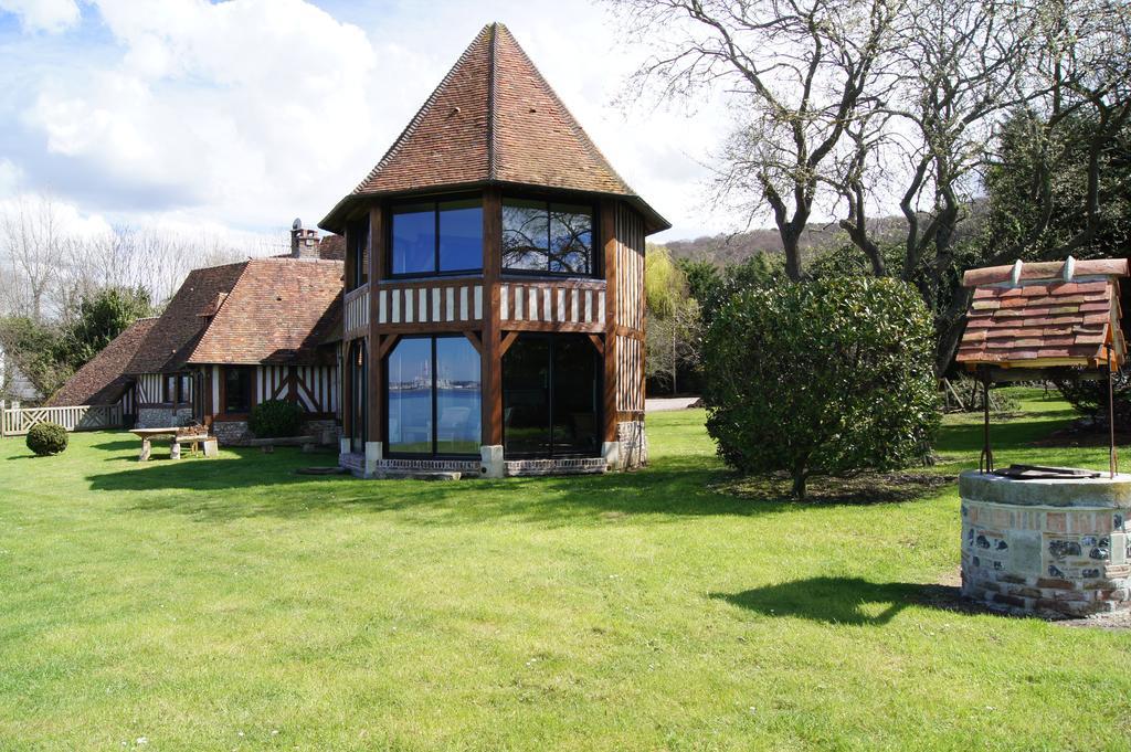Bed and Breakfast "La Girelle, Bord De Mer" Онфлёр Экстерьер фото