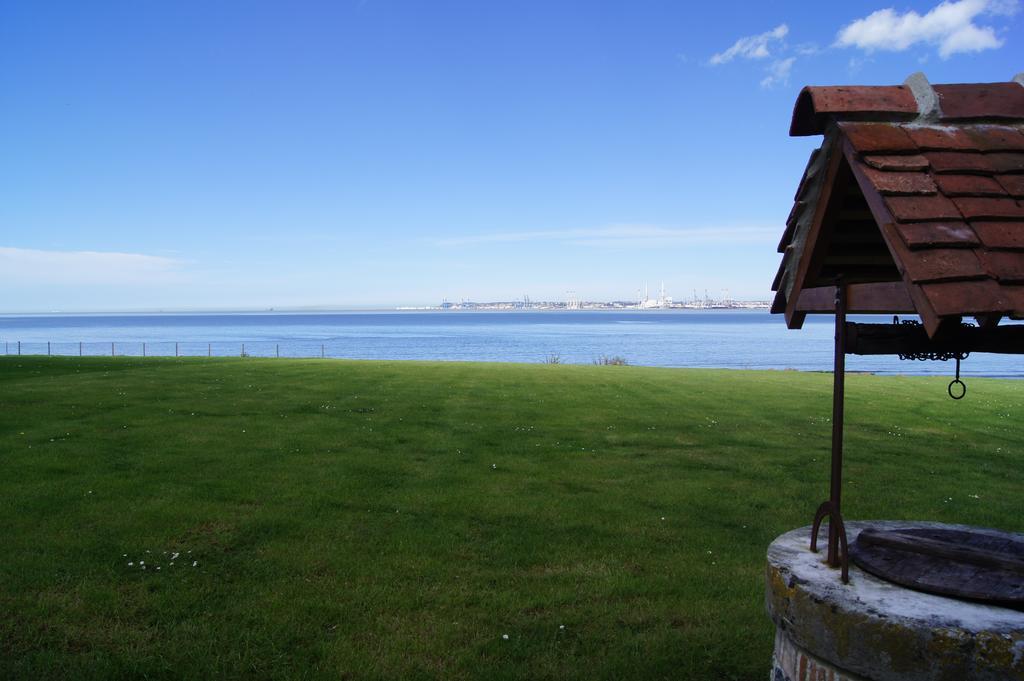 Bed and Breakfast "La Girelle, Bord De Mer" Онфлёр Экстерьер фото