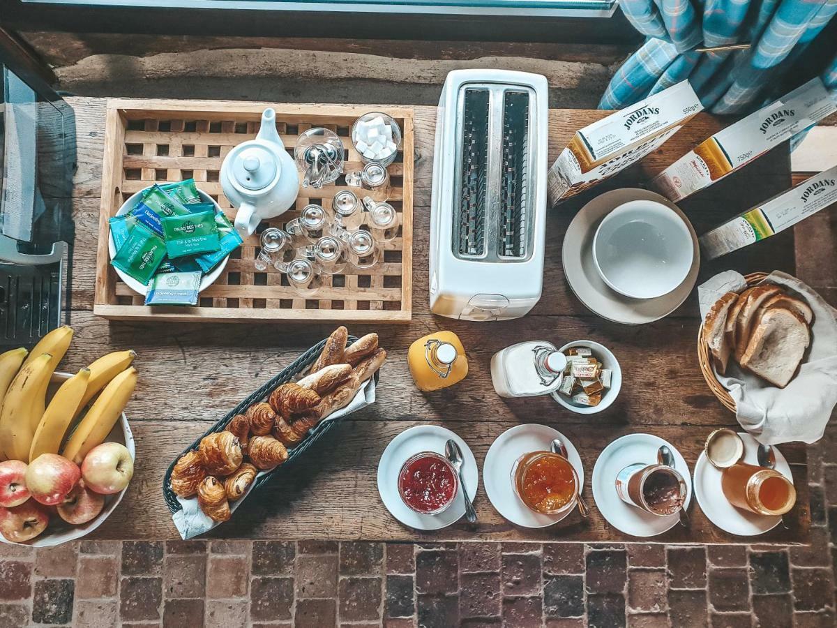 Bed and Breakfast "La Girelle, Bord De Mer" Онфлёр Экстерьер фото